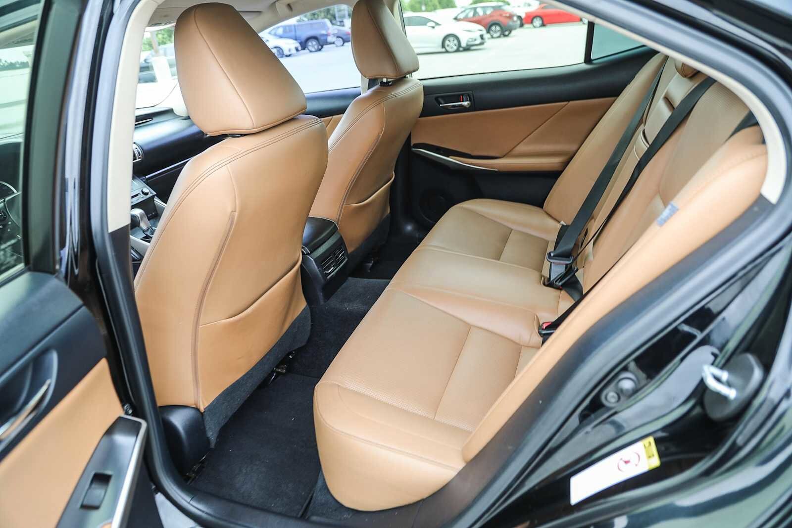 Thumbnail: 2014 Lexus IS - 17