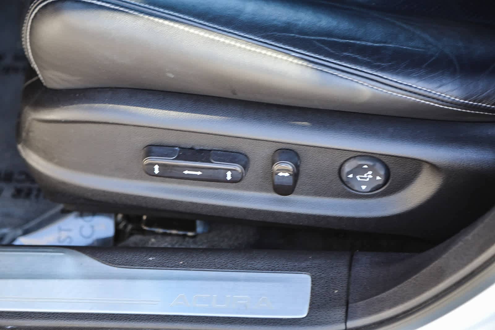 Thumbnail: 2018 Acura RLX - 19