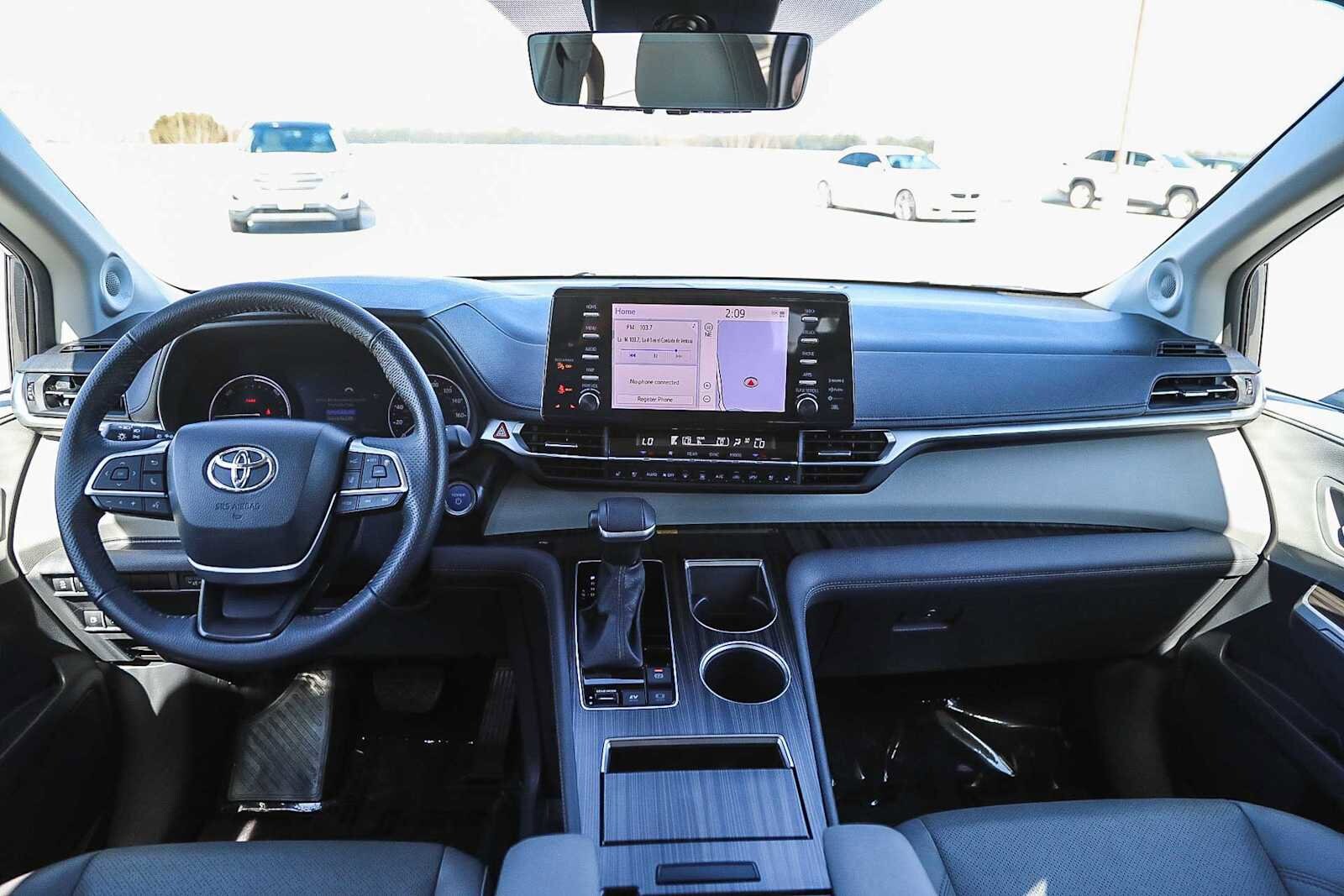 Thumbnail: 2024 Toyota Sienna - 13