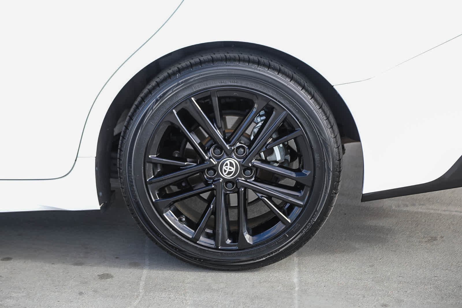 Thumbnail: 2025 Toyota Camry - 11