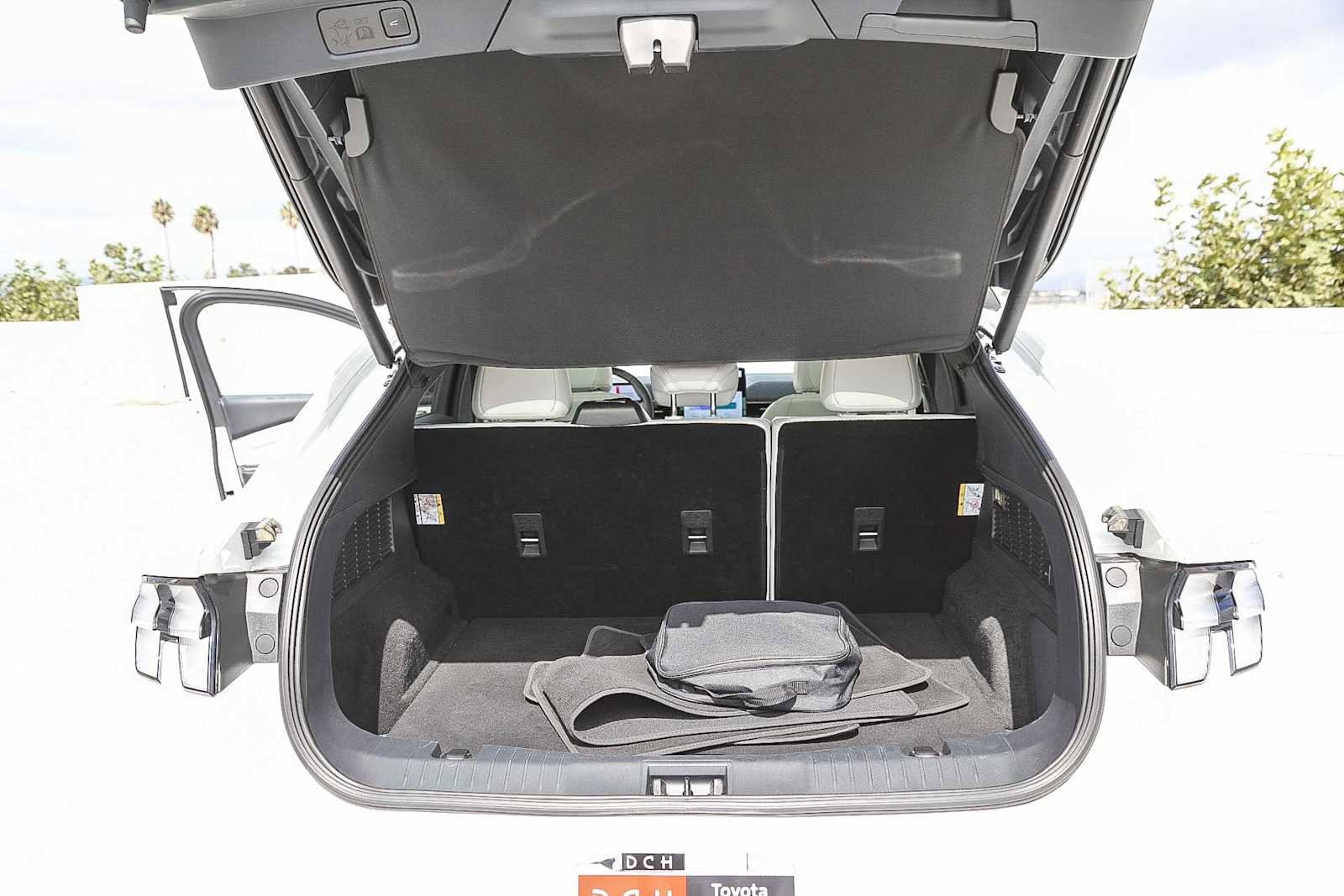 Thumbnail: 2021 Ford Mustang Mach-E - 25