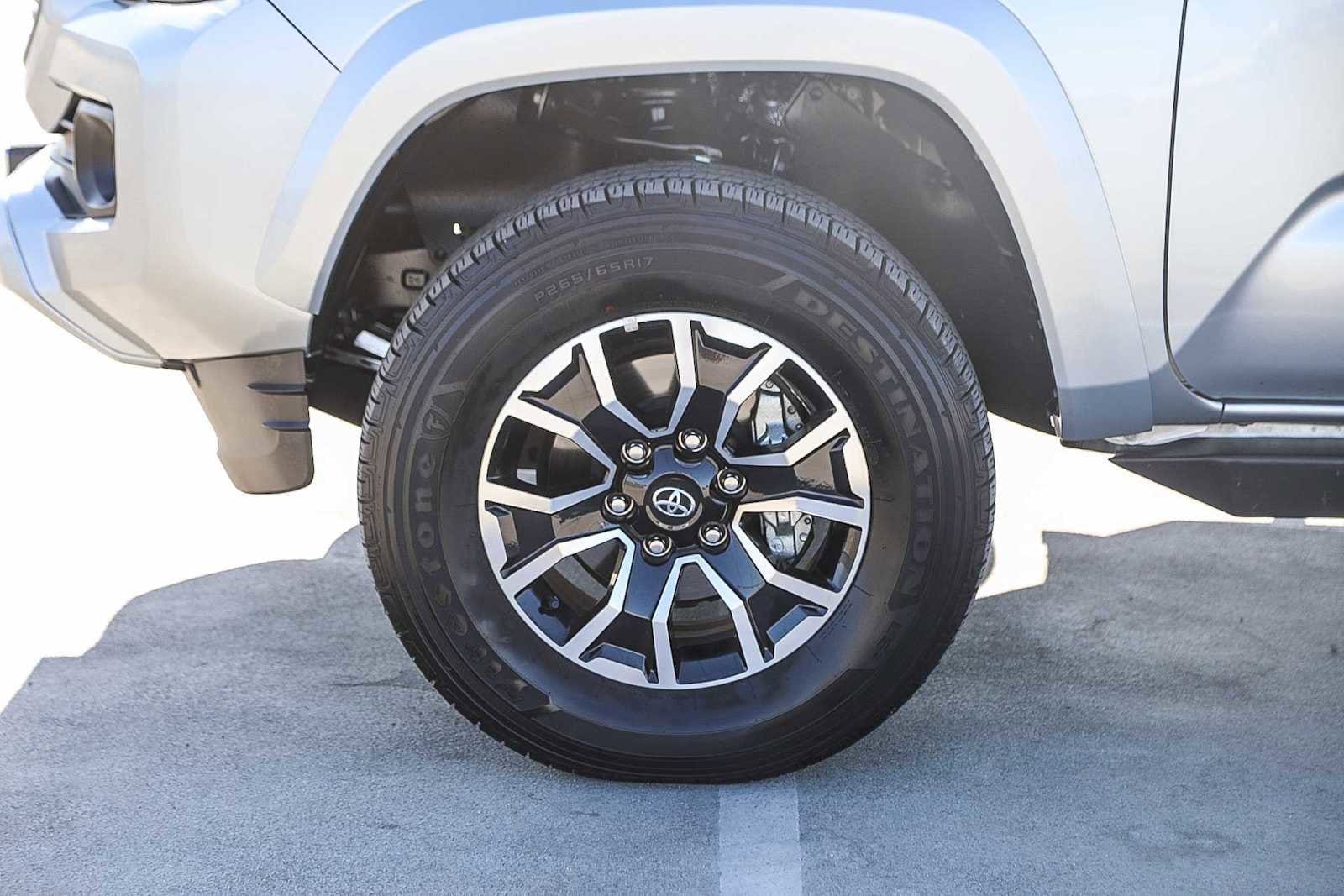 Thumbnail: 2023 Toyota Tacoma - 10