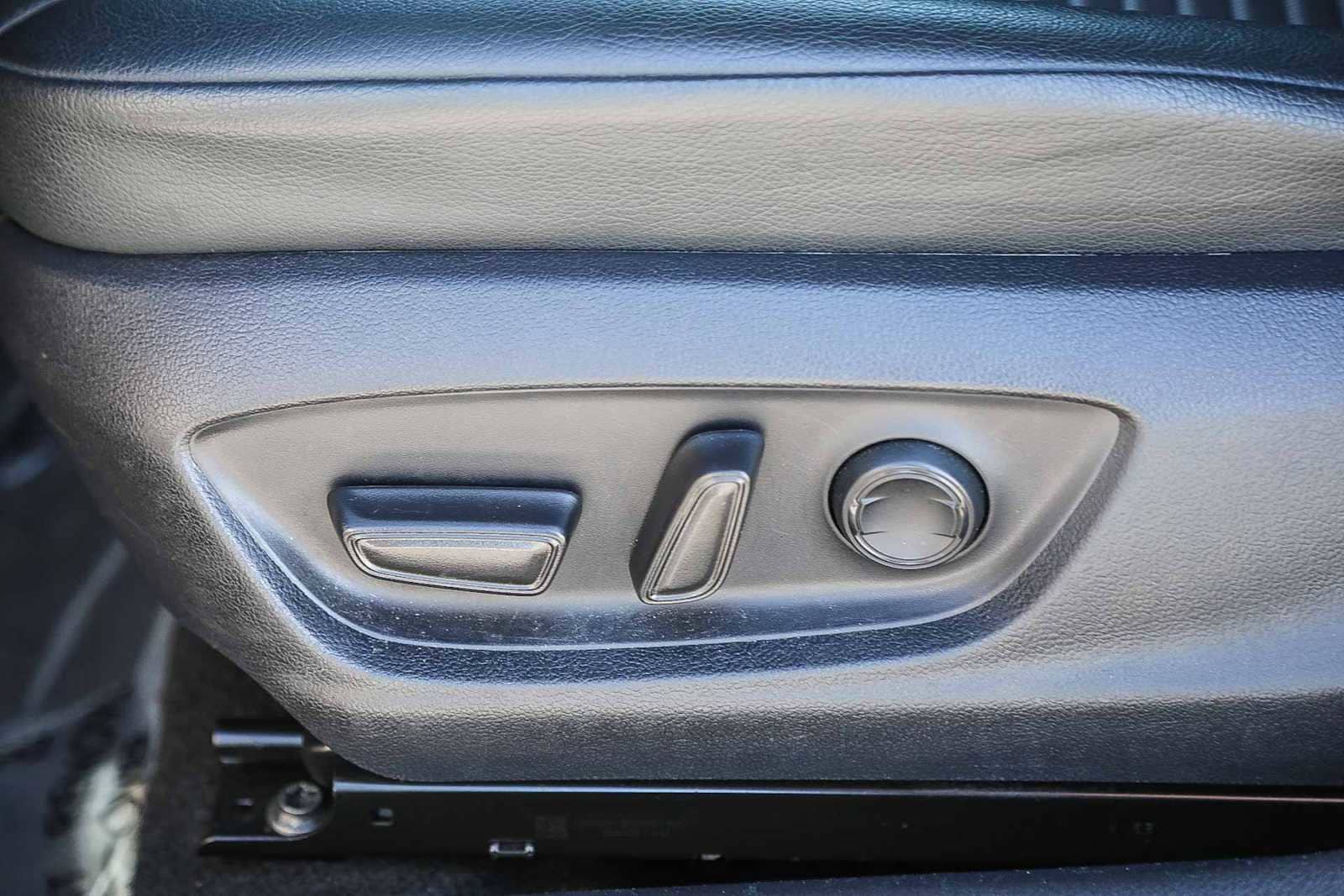 Thumbnail: 2023 Toyota Camry - 20