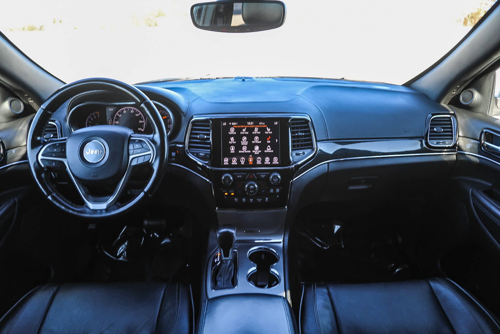 Thumbnail: 2020 Jeep Grand Cherokee - 12