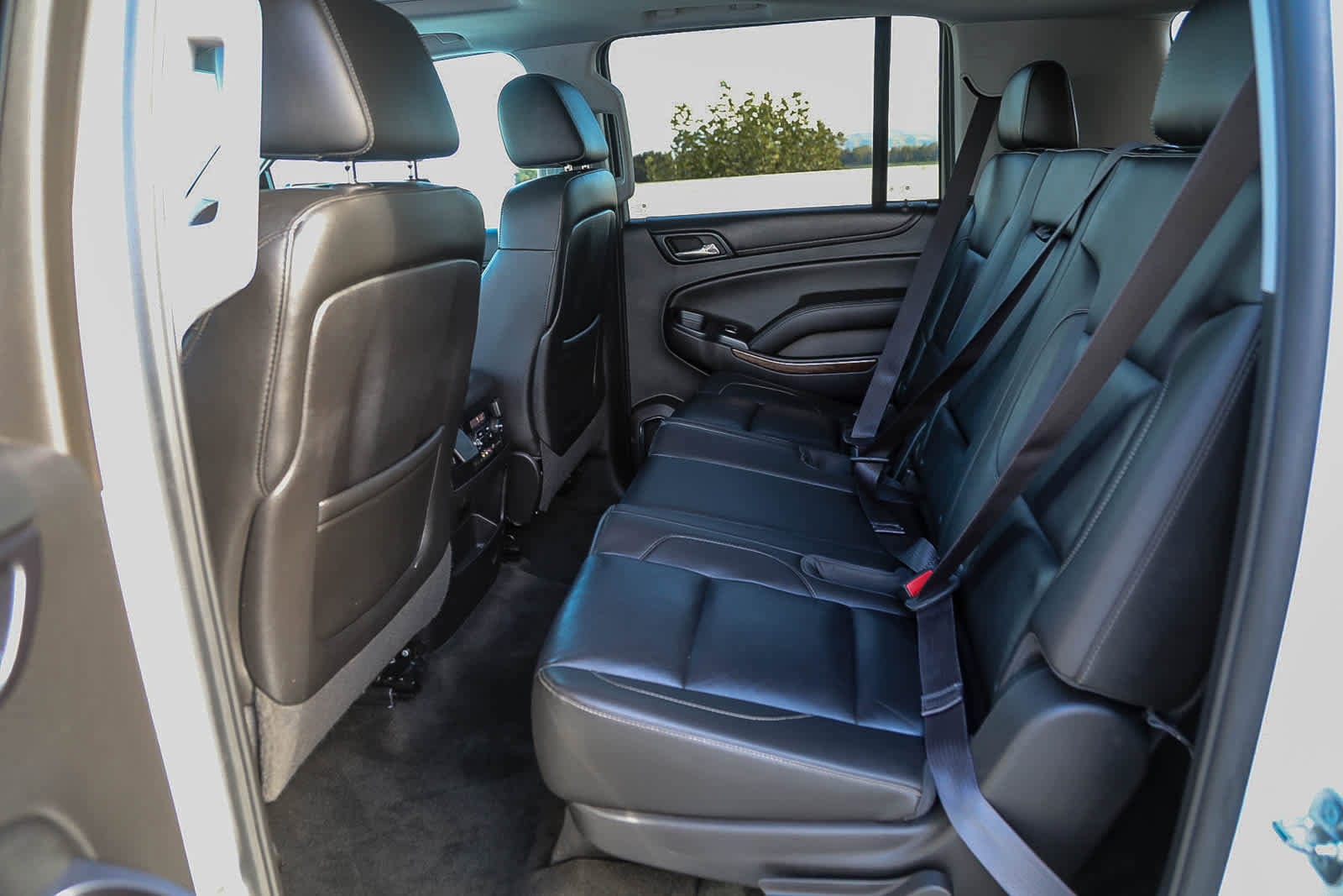 Thumbnail: 2015 Chevrolet Suburban - 17