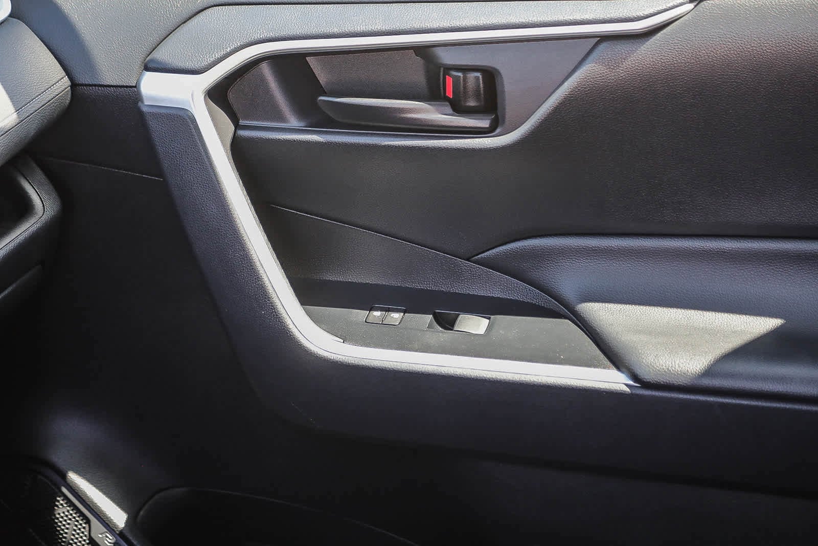 Thumbnail: 2024 Toyota RAV4 - 22