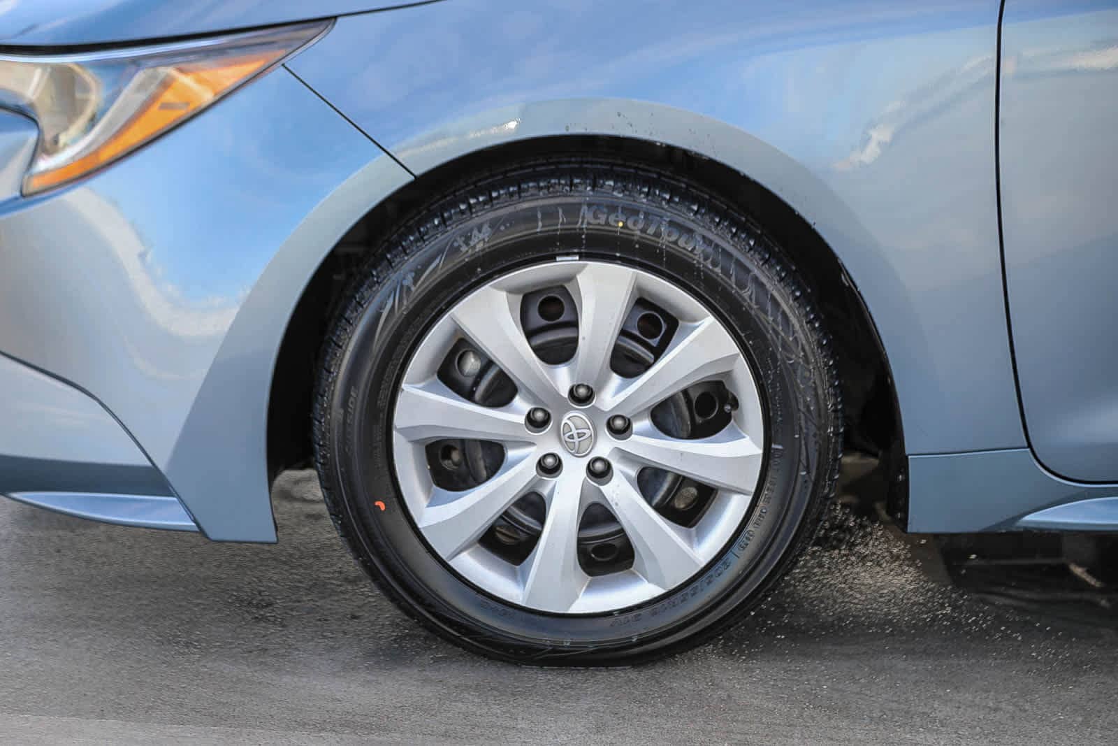 Thumbnail: 2024 Toyota Corolla - 10