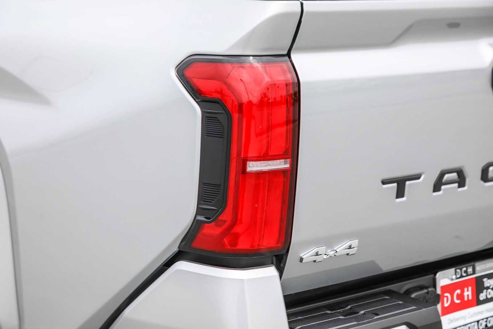 2025 Toyota Tacoma SR5 8