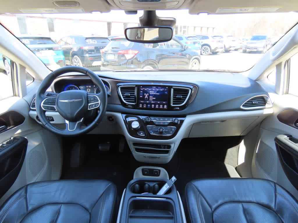 Thumbnail: 2018 Chrysler Pacifica - 19