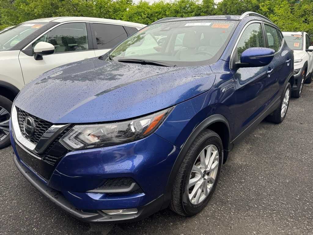 2022 Nissan Rogue Sport SV 2