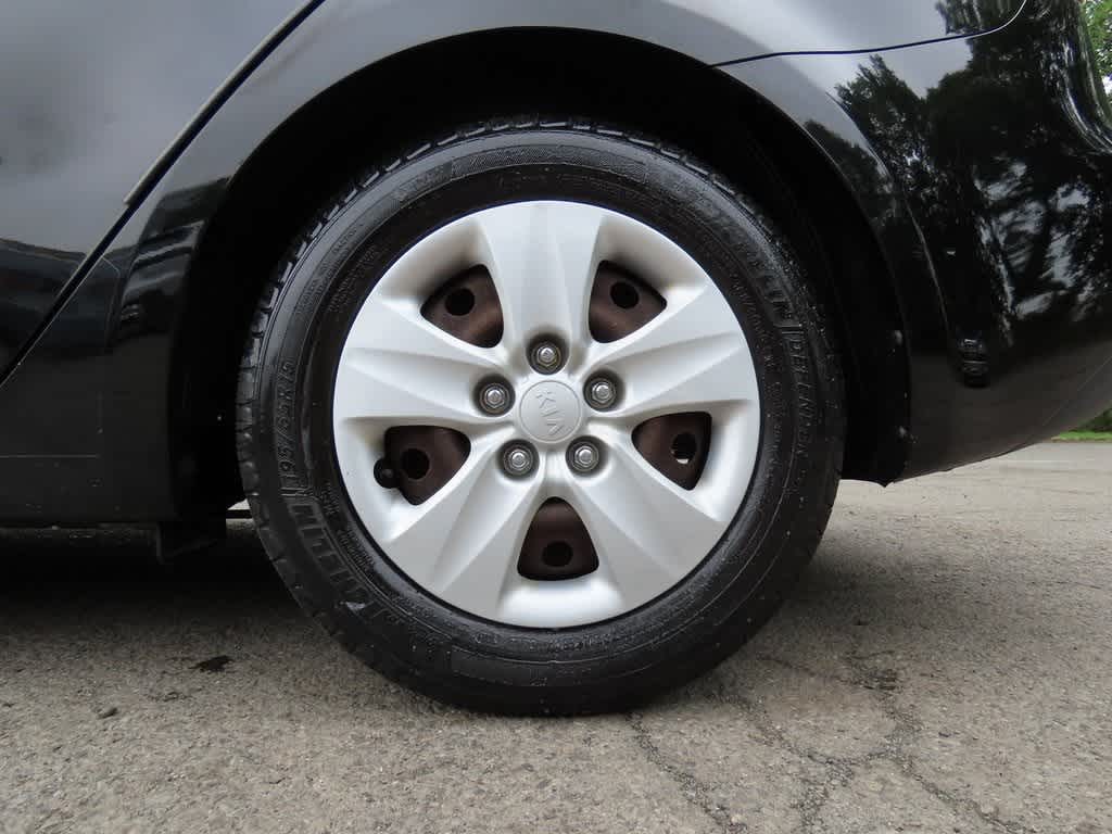 Thumbnail: 2016 Kia Forte - 8