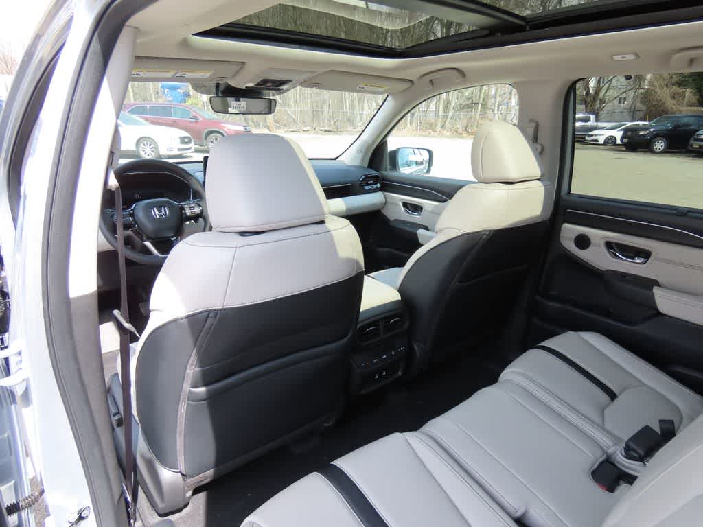 Thumbnail: 2026 Honda Pilot - 17