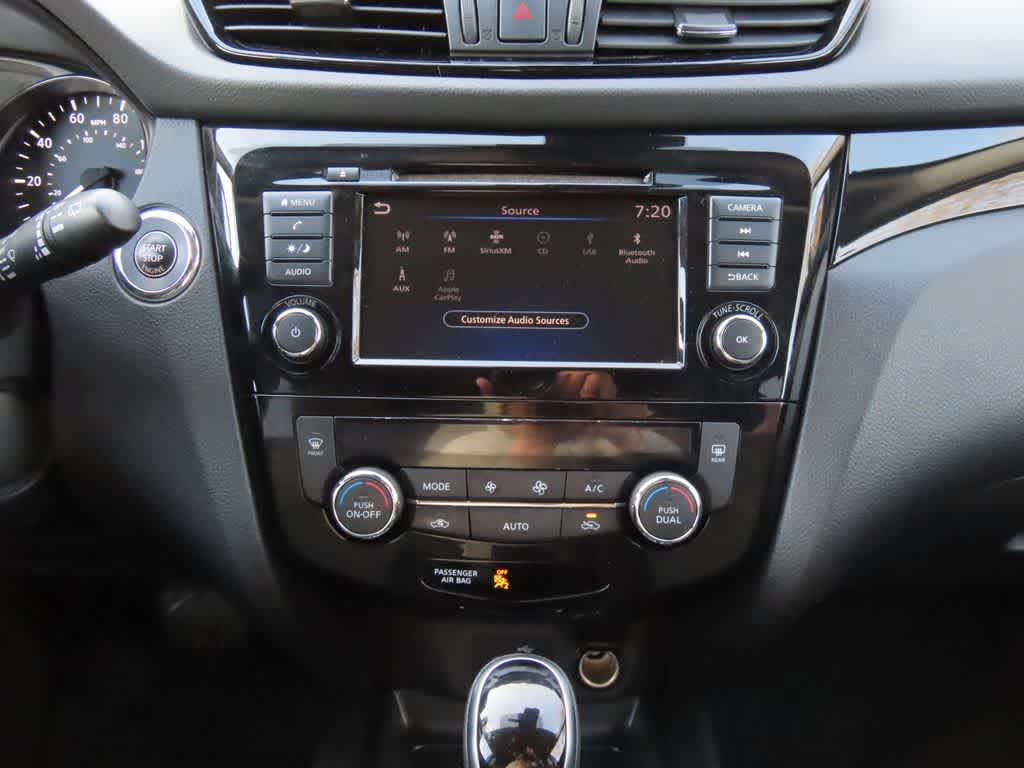 Thumbnail: 2020 Nissan Rogue Sport - 20