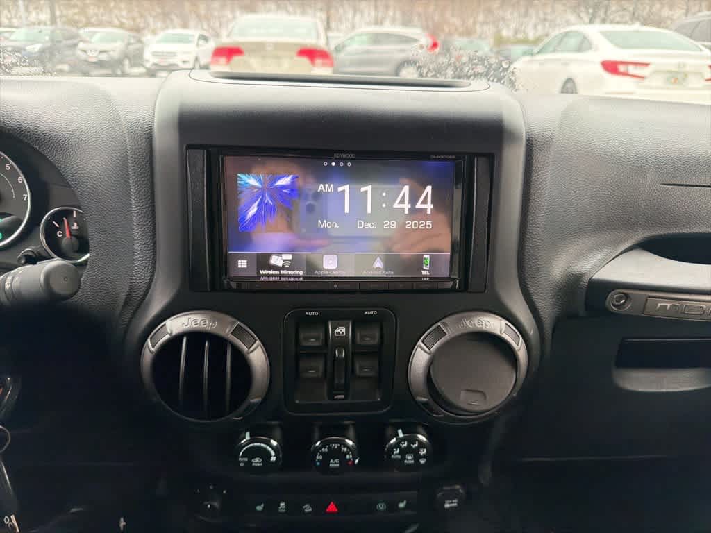 Thumbnail: 2013 Jeep Wrangler - 19