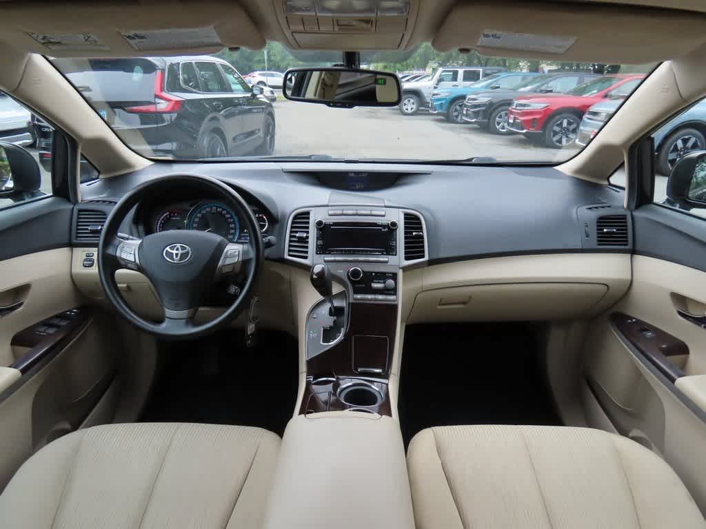 Thumbnail: 2010 Toyota Venza - 17