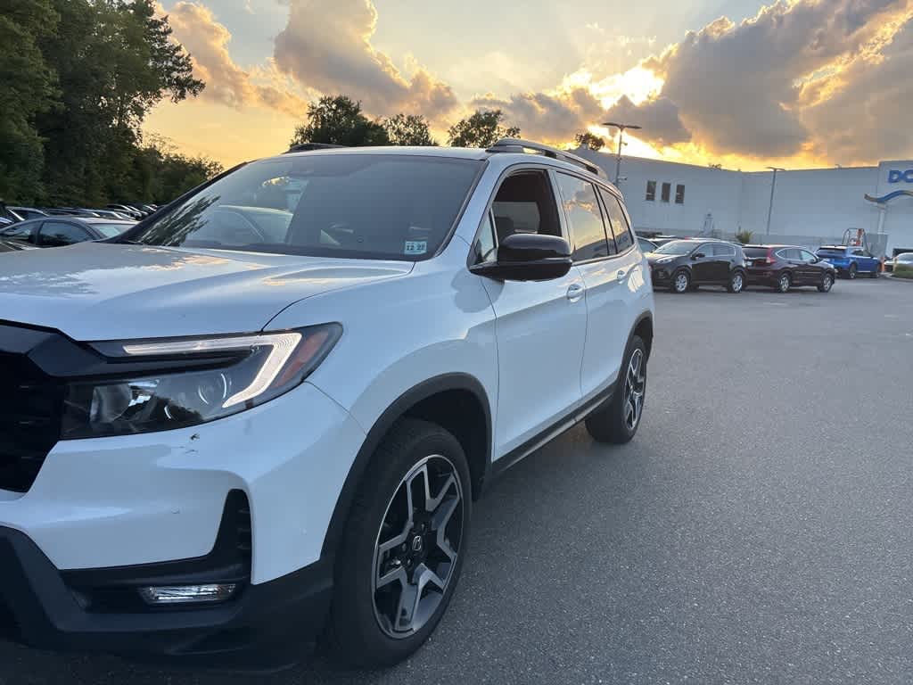 Thumbnail: 2022 Honda Passport - 4