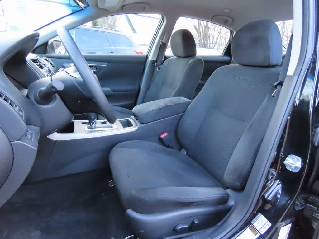 Thumbnail: 2015 Nissan Altima - 12