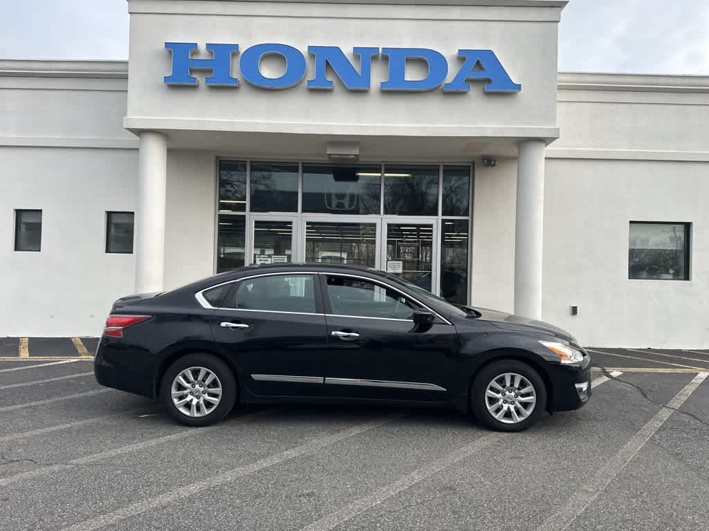 Thumbnail: 2015 Nissan Altima - 6