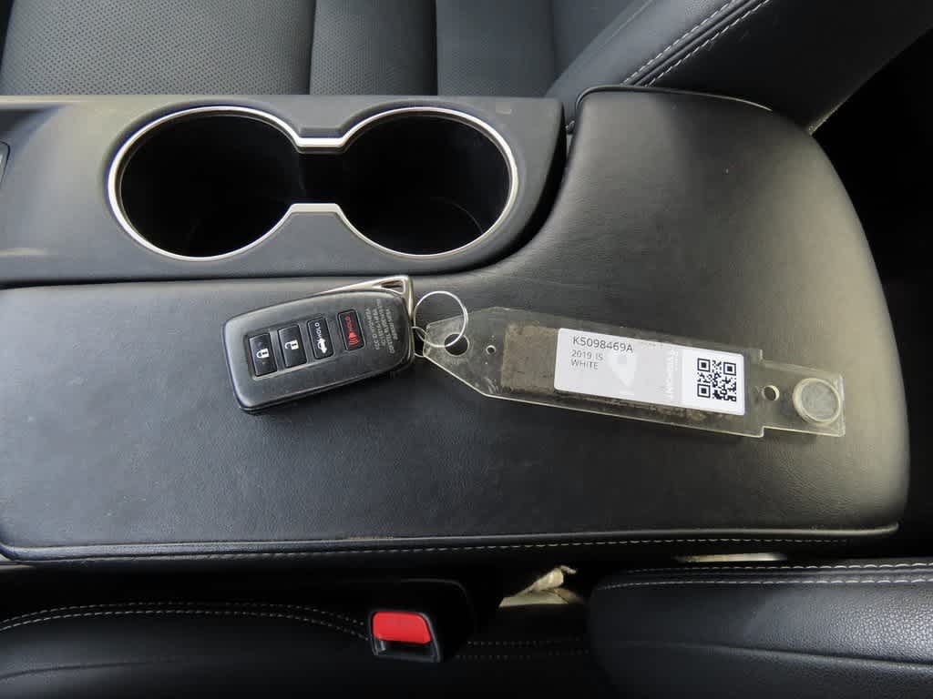 Thumbnail: 2019 Lexus IS - 25