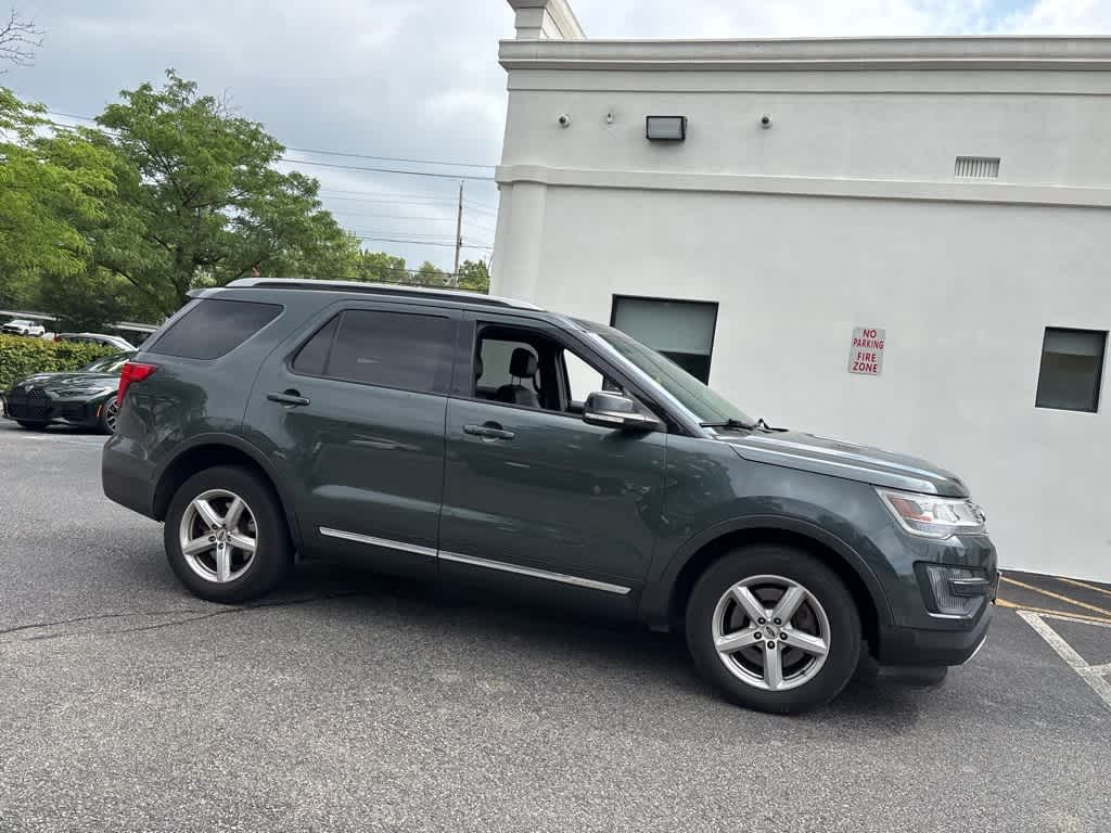 Thumbnail: 2016 Ford Explorer - 8