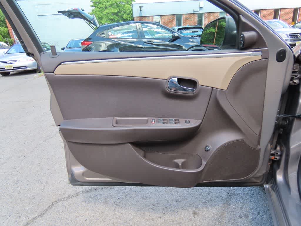 Thumbnail: 2008 Chevrolet Malibu - 16