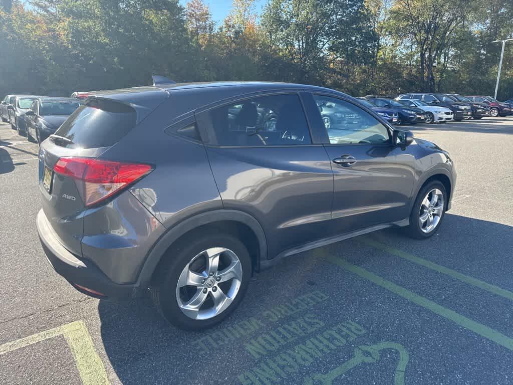 Thumbnail: 2016 Honda HR-V - 14