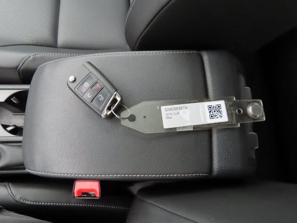 Thumbnail: 2016 Volkswagen Golf - 27