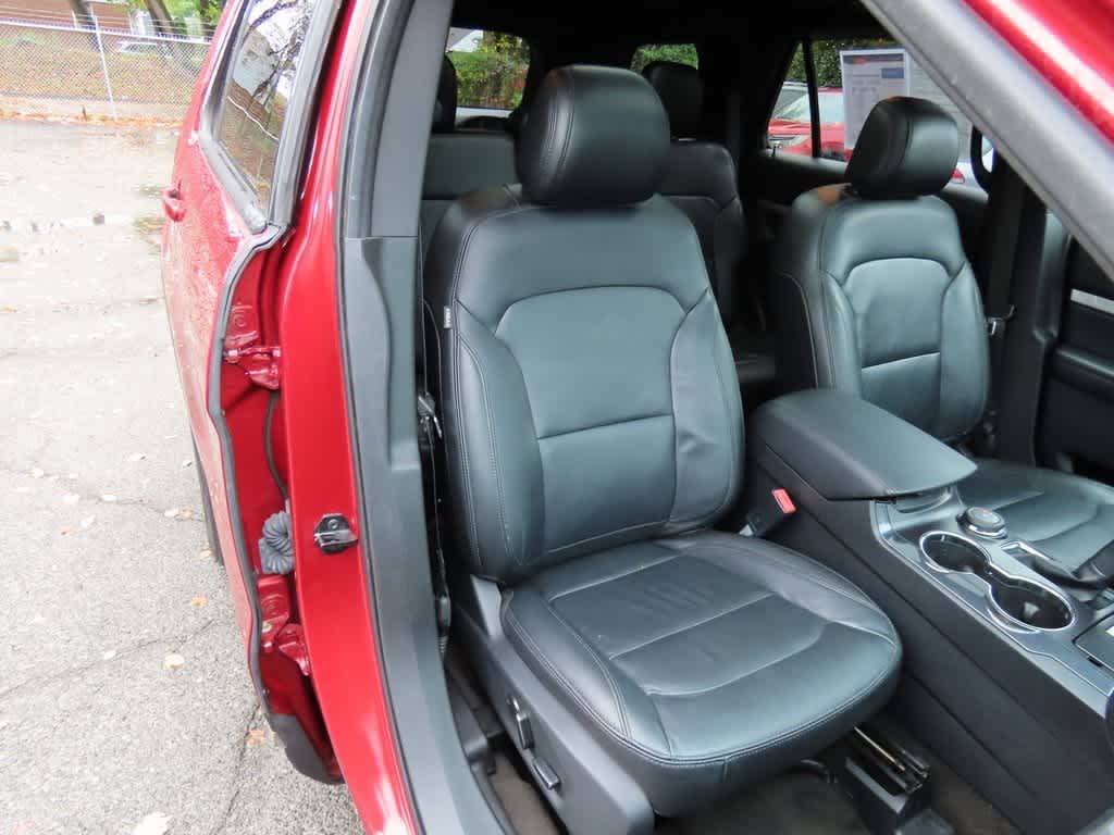 Thumbnail: 2016 Ford Explorer - 18