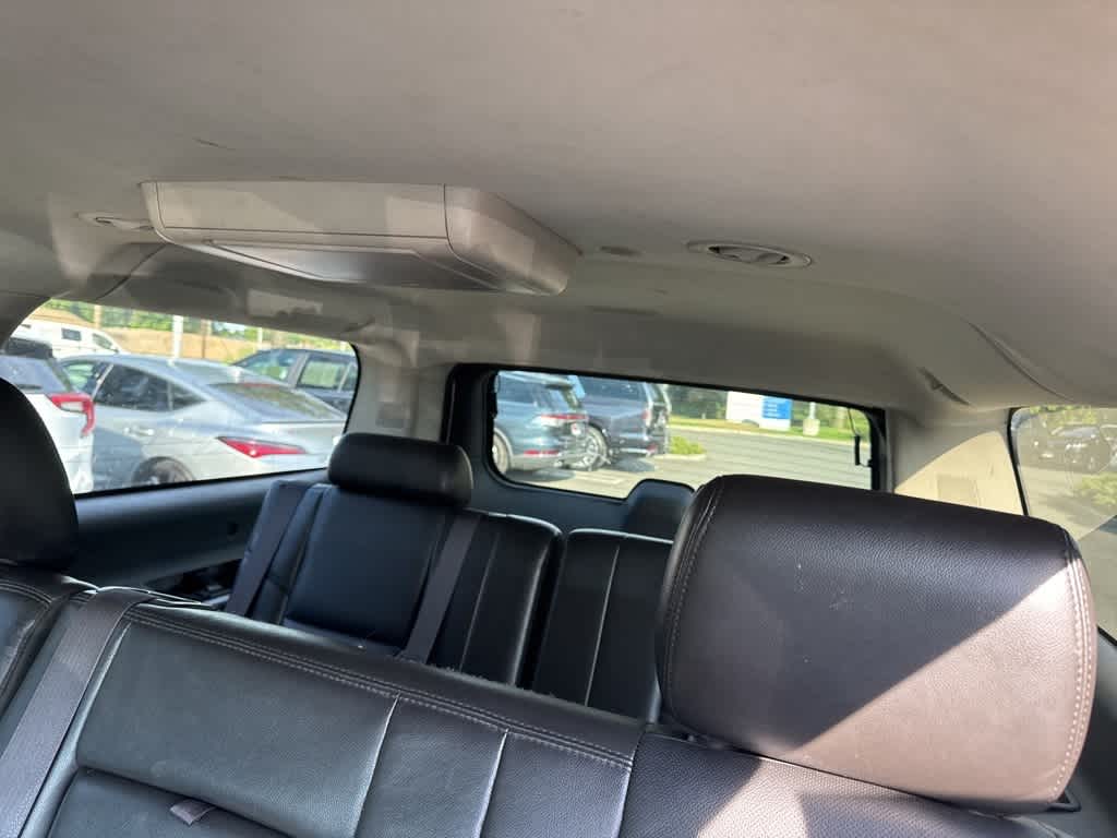 Thumbnail: 2011 Chevrolet Suburban - 13