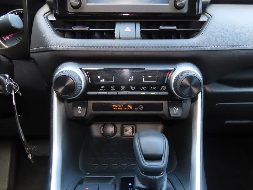Thumbnail: 2019 Toyota RAV4 - 19