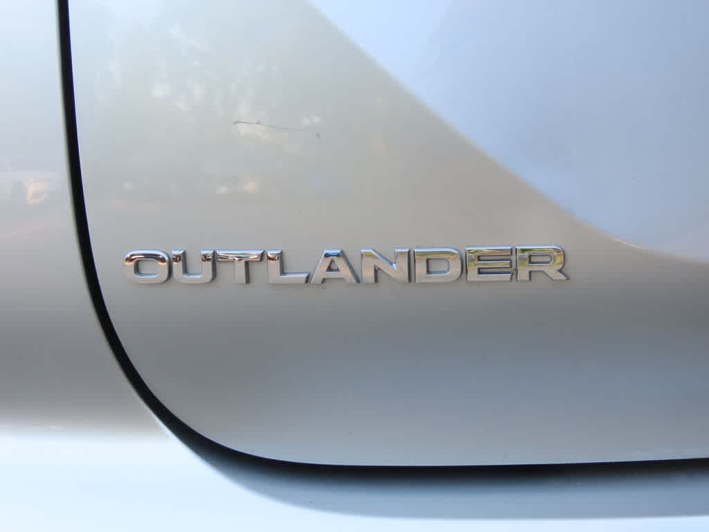 Thumbnail: 2024 Mitsubishi Outlander - 7