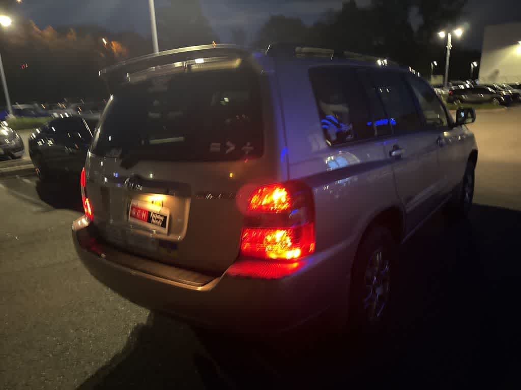 Thumbnail: 2004 Toyota Highlander - 13