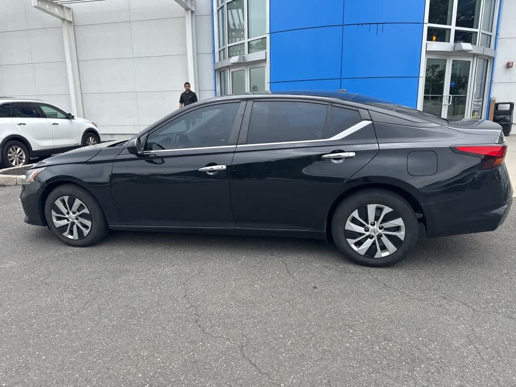 Thumbnail: 2020 Nissan Altima - 7