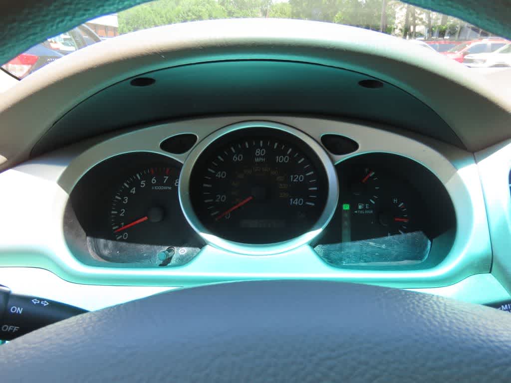 Thumbnail: 2004 Toyota Highlander - 24