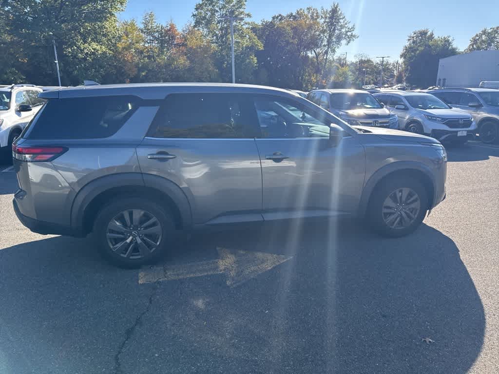 Thumbnail: 2022 Nissan Pathfinder - 8
