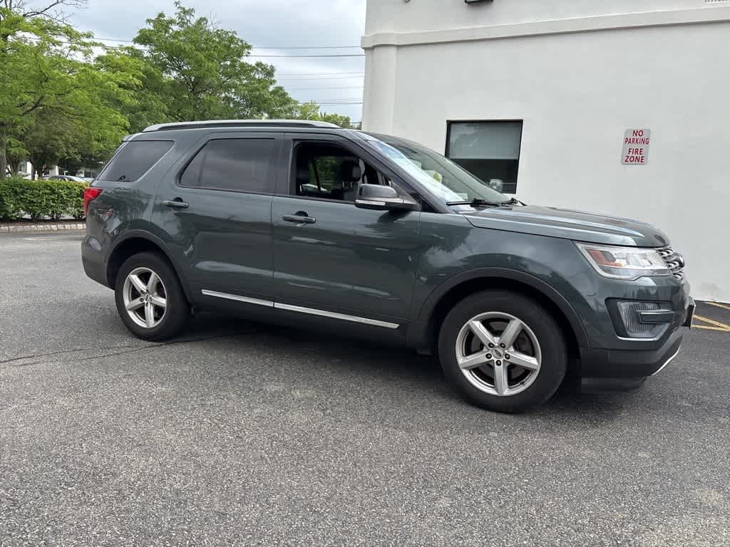 Thumbnail: 2016 Ford Explorer - 7