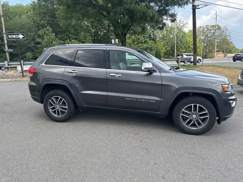 Thumbnail: 2018 Jeep Grand Cherokee - 15