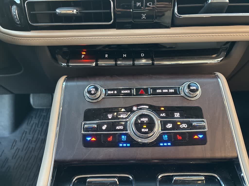 Thumbnail: 2022 Lincoln Aviator - 7