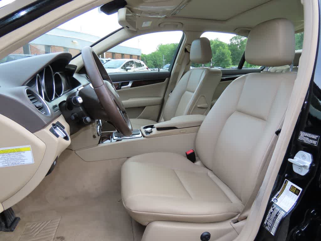 Thumbnail: 2014 Mercedes-Benz C-Class - 12