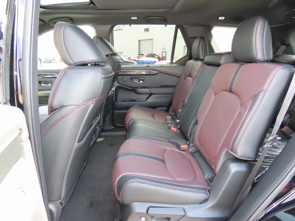 Thumbnail: 2025 Honda Pilot - 12