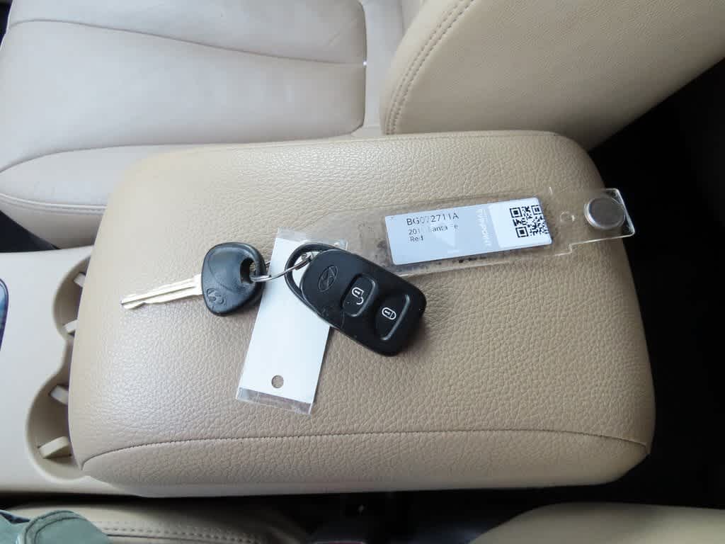 Thumbnail: 2011 Hyundai Santa Fe - 28