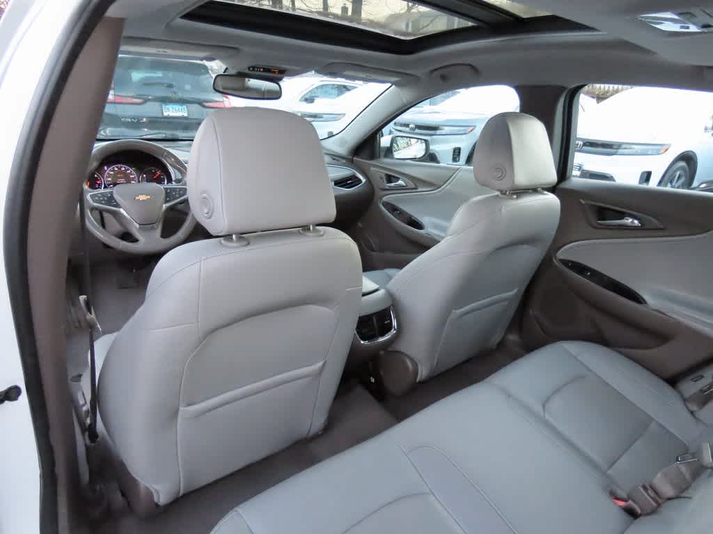 Thumbnail: 2019 Chevrolet Malibu - 14