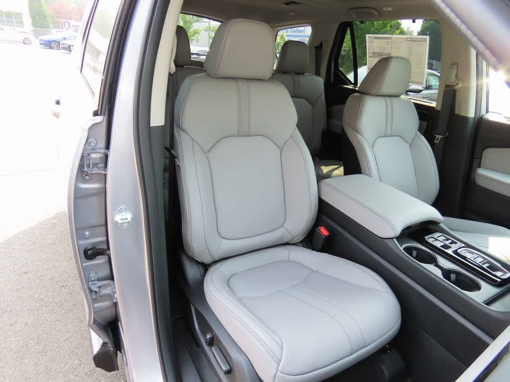 2025 Honda Pilot Touring 17