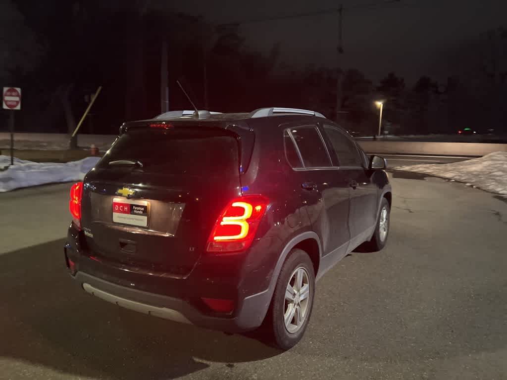 Thumbnail: 2018 Chevrolet Trax - 13