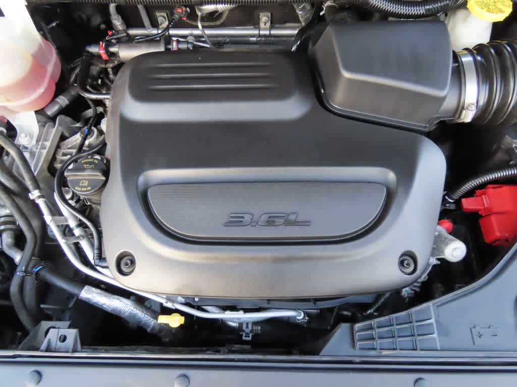 Thumbnail: 2023 Chrysler Voyager - 10