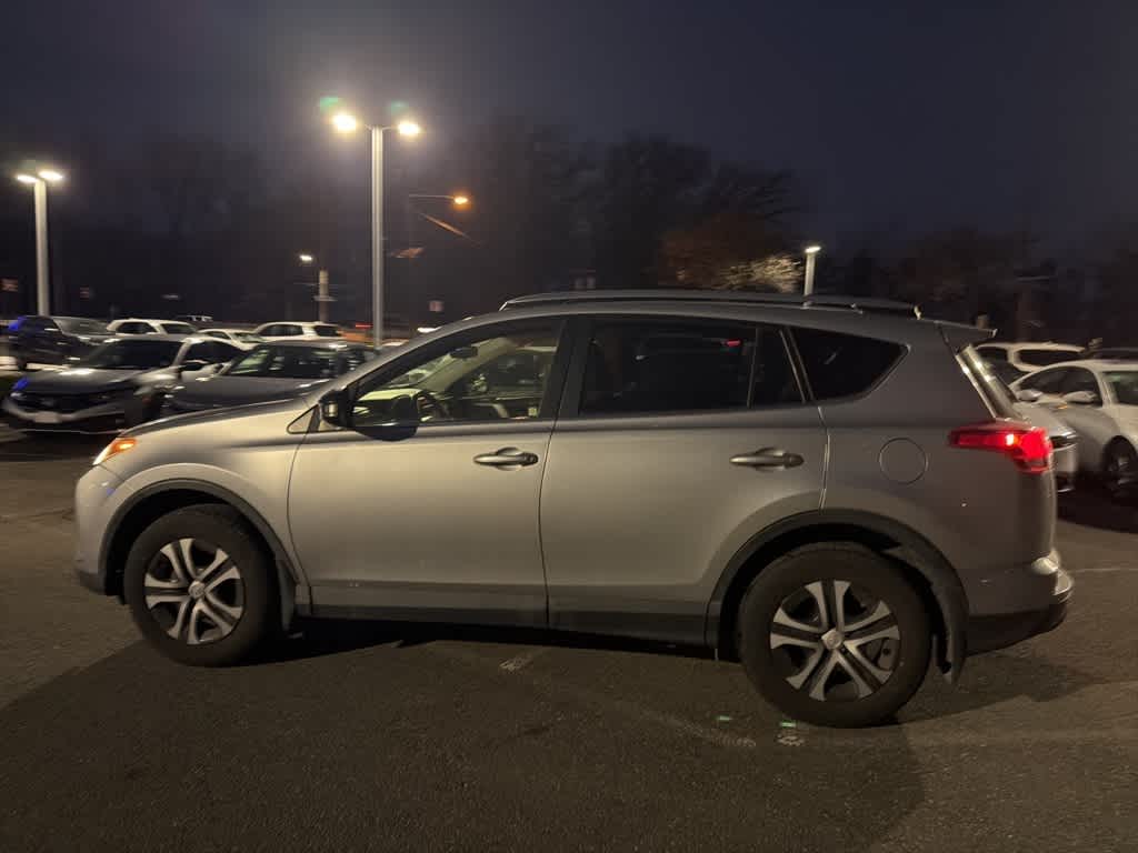 Thumbnail: 2018 Toyota RAV4 - 8