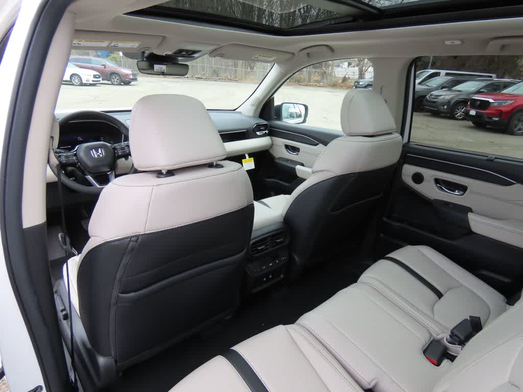 Thumbnail: 2026 Honda Pilot - 17