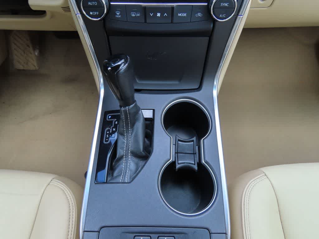Thumbnail: 2015 Toyota Camry - 21