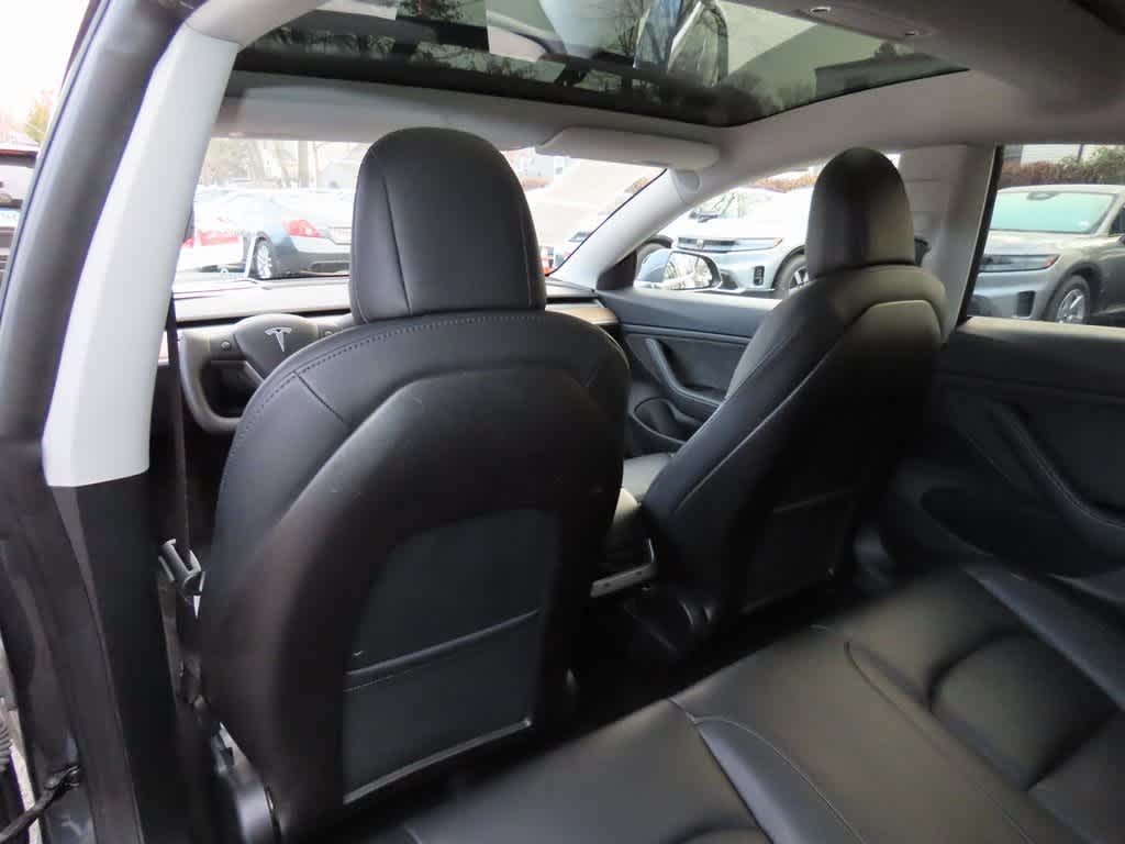 Thumbnail: 2020 Tesla Model 3 - 14