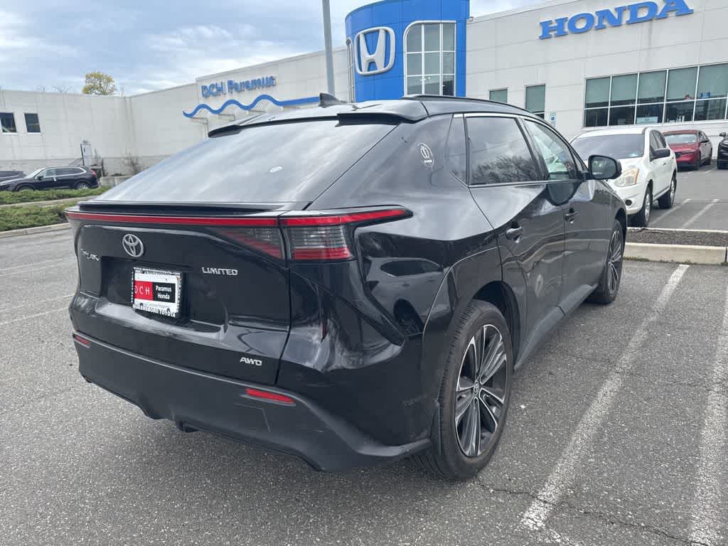 Thumbnail: 2023 Toyota bZ4X - 16